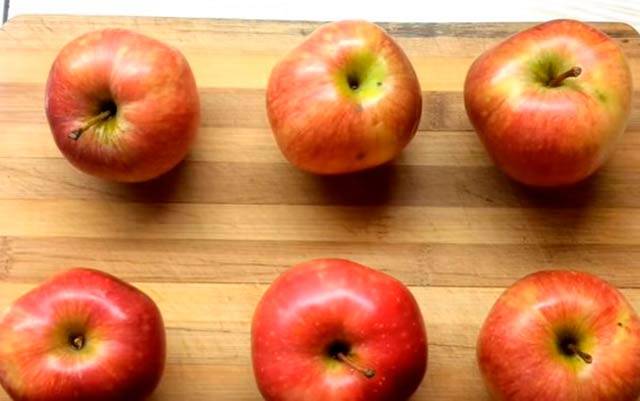 Яблоки при грудном вскармливании: зачем их есть кормящей маме