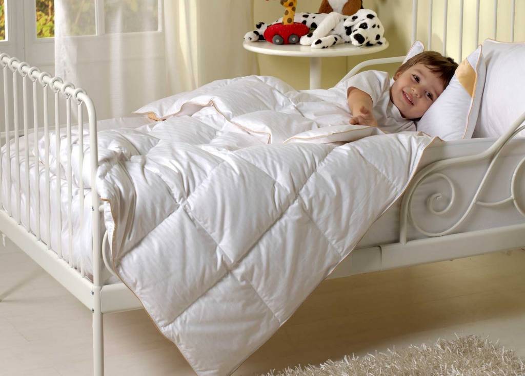 Размер детского одеяла: стандартный, таблица по возрасту ребенка