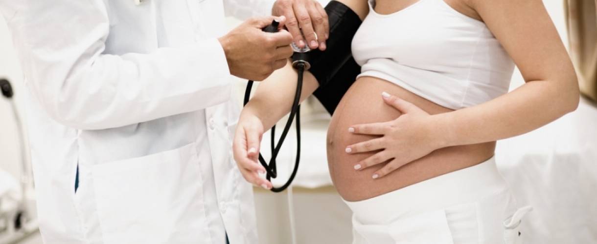 Повышенное артериальное давление при беременности | москва