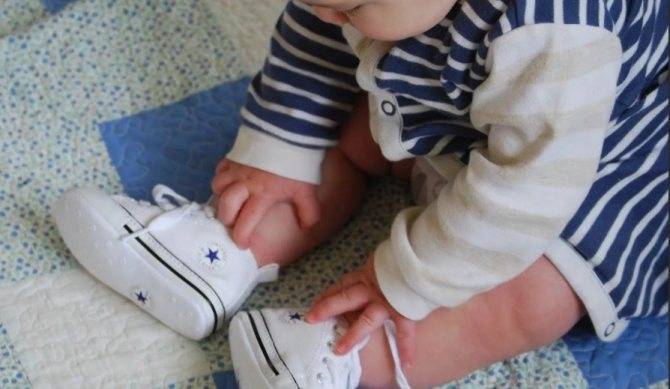 Когда малышу действительно нужна первая обувь? развенчиваем мифы