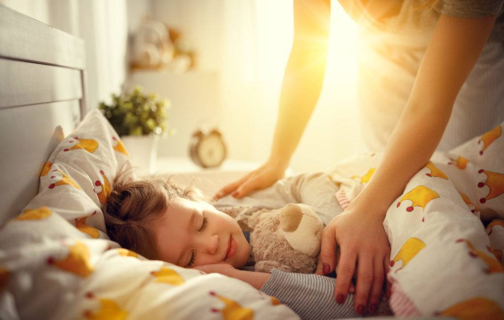 Ребенок засыпает только на руках - что делать?