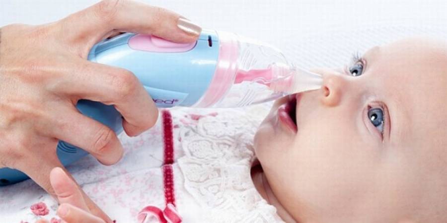Правильные способы очистки носика новорожденного