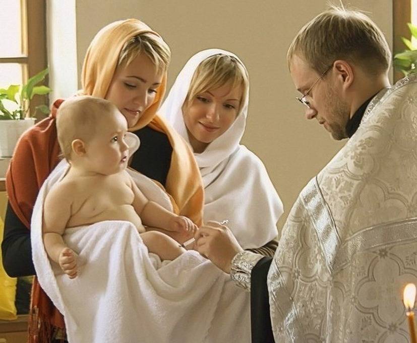 Крестные родители: кому можно быть крестным?
