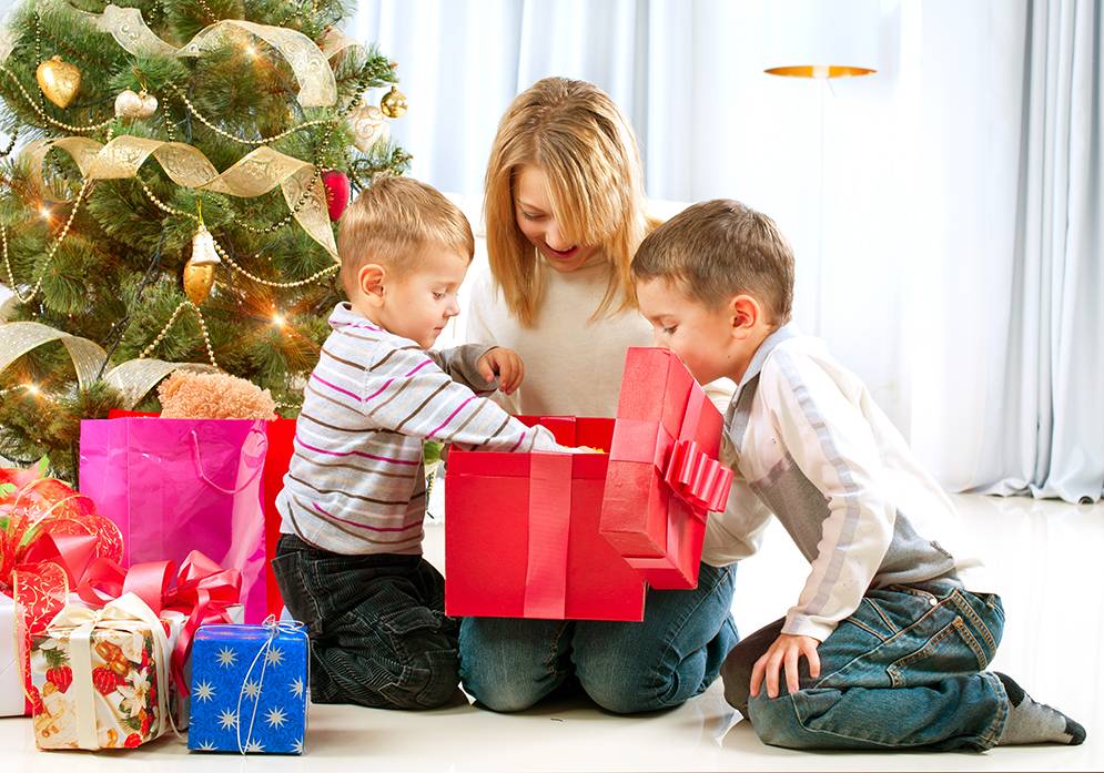 Что подарить ребёнку 4–5 лет на новый год 2021: 103 идеи подарков ребенку