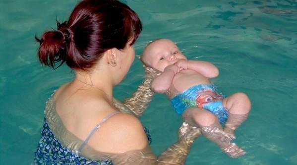 Почему нельзя мыться и стирать в воде, в которой купали ребенка
