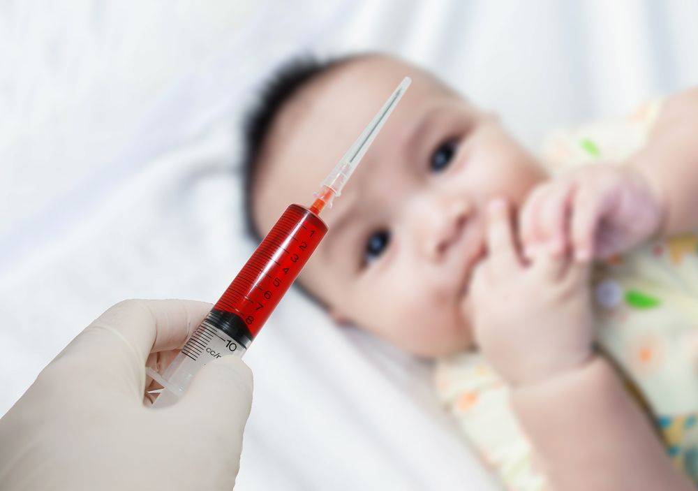 Анализы детям: пальчиковый забор крови или кровь из вены?