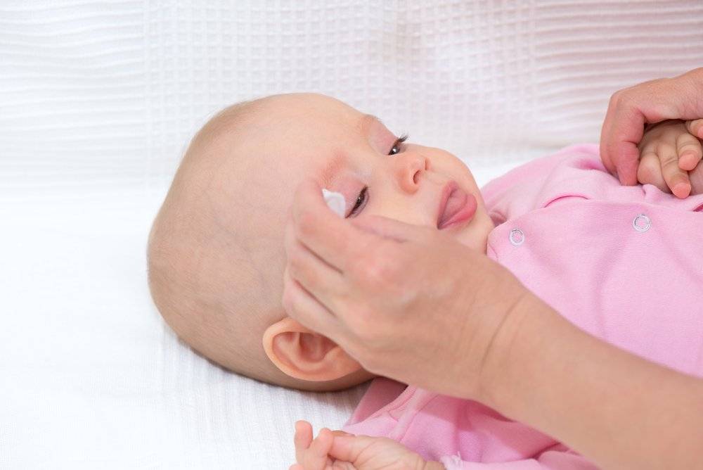 Уход за глазками новорожденного ребенка