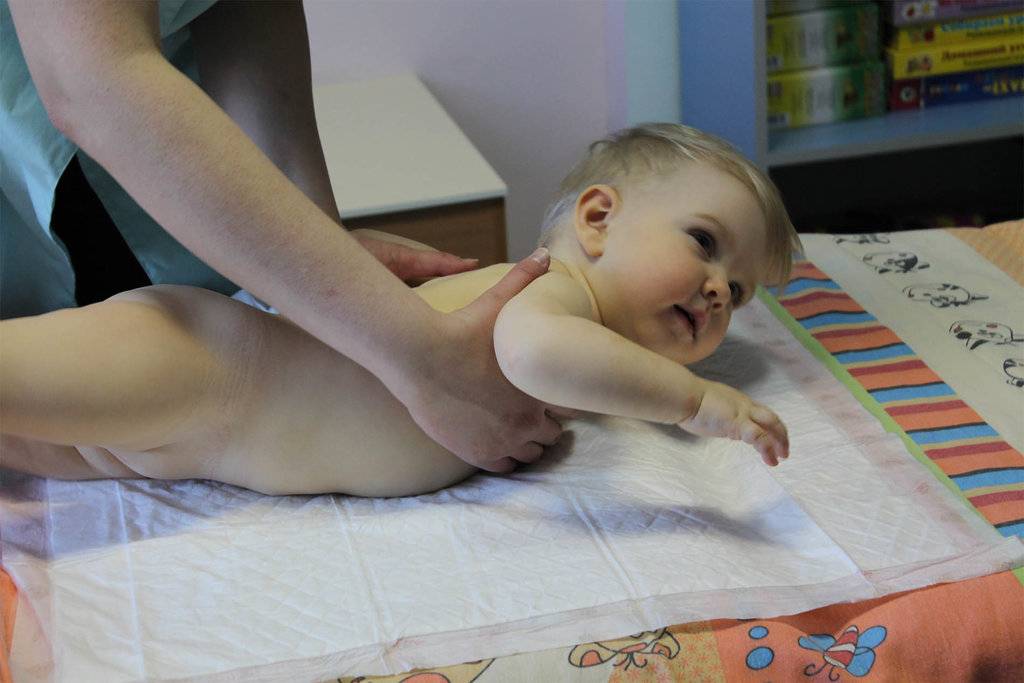 Массаж тазобедренных суставов ребенку: зачем и как?
