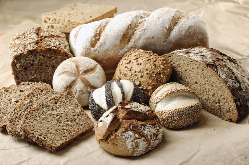 Хлеб при грудном вскармливании, в том числе черный, белый: какой можно кормящей маме в первый и последующие месяцы и другие особенности употребления