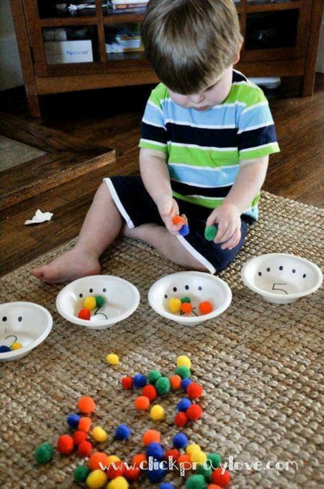 Простые игры для детей от 2 до 7 лет. идеи, чем занять малышей дома!