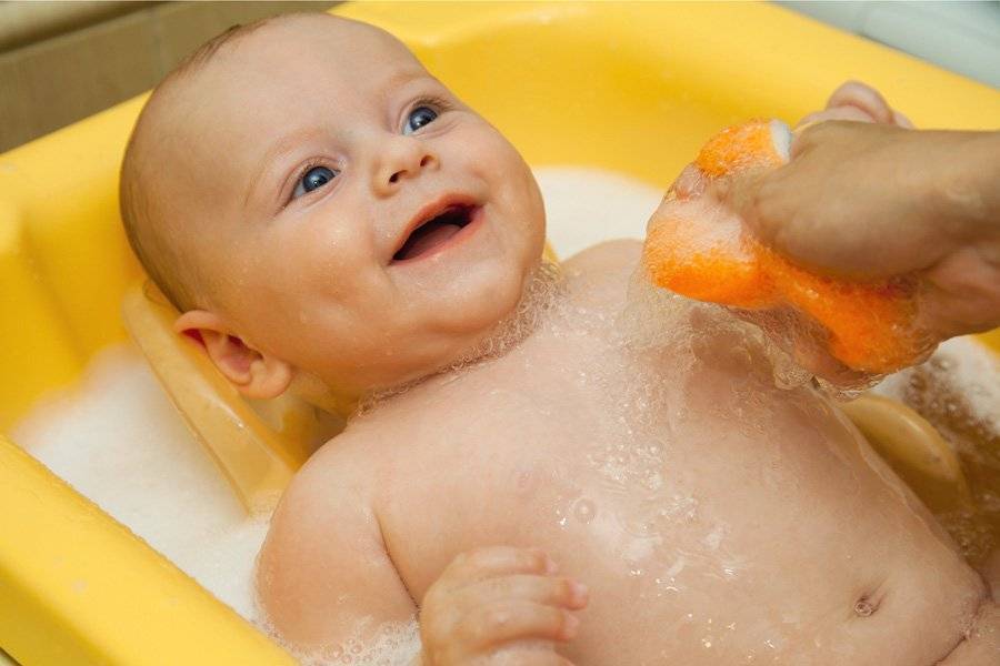 Чем мыть ванну перед купанием грудничка: бытовая химия и народные средства, чем чистить нельзя
