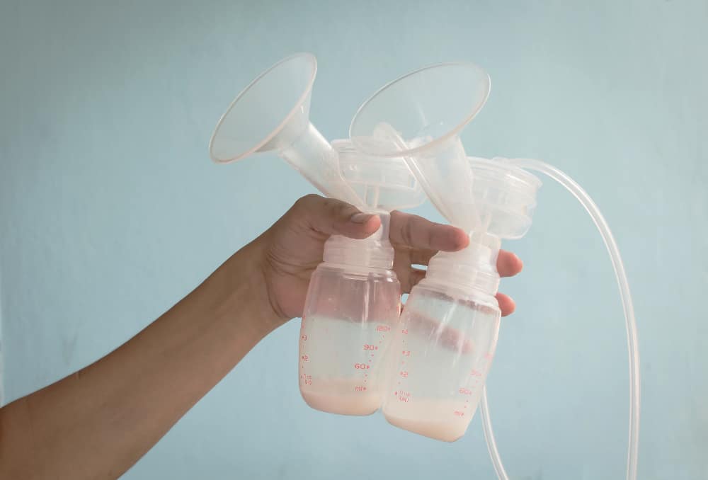 Нужен ли молокоотсос: какой выбрать - ручной или электрический, польза и вред