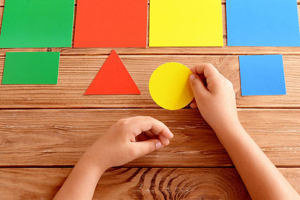 Как научить ребенка различать цвета? методики и полезные советы | развитие ребенка