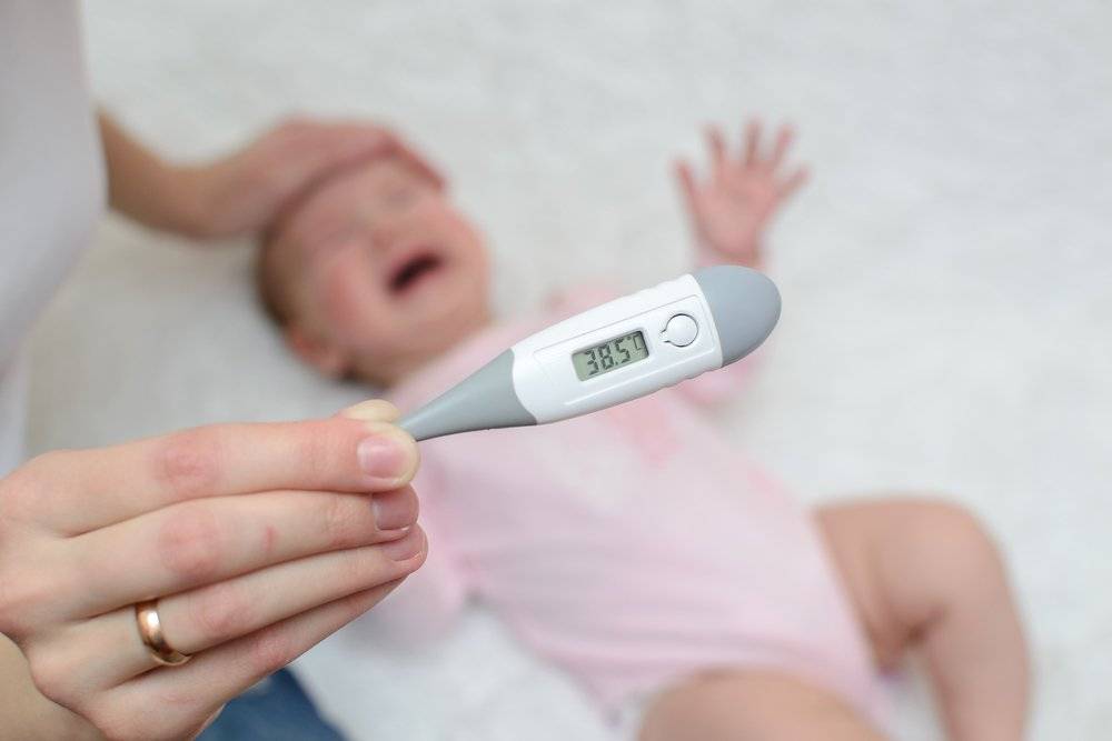 10 вероятных причин повышенной температуры у новорожденного