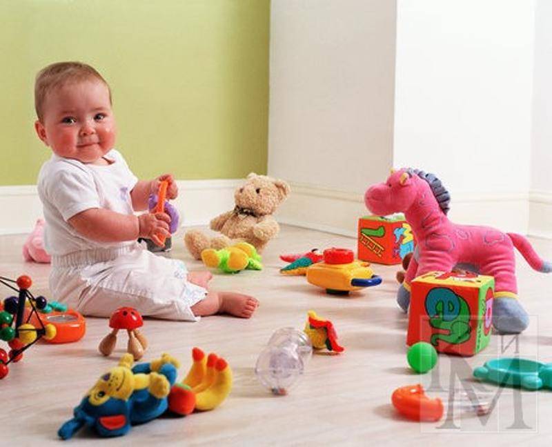 Игры с ребенком 7 месяцев: развивающие занятия для малышей дома