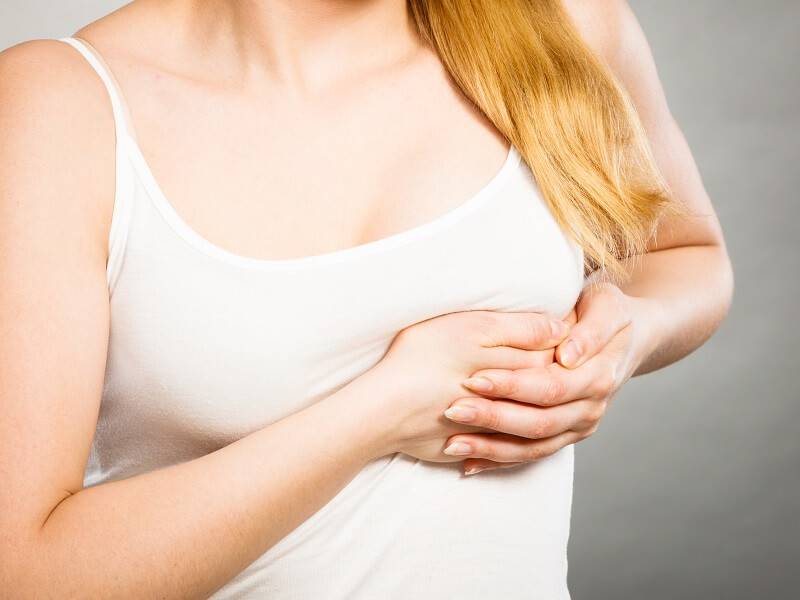 Симптомы болезни - боли в грудях при кормлении