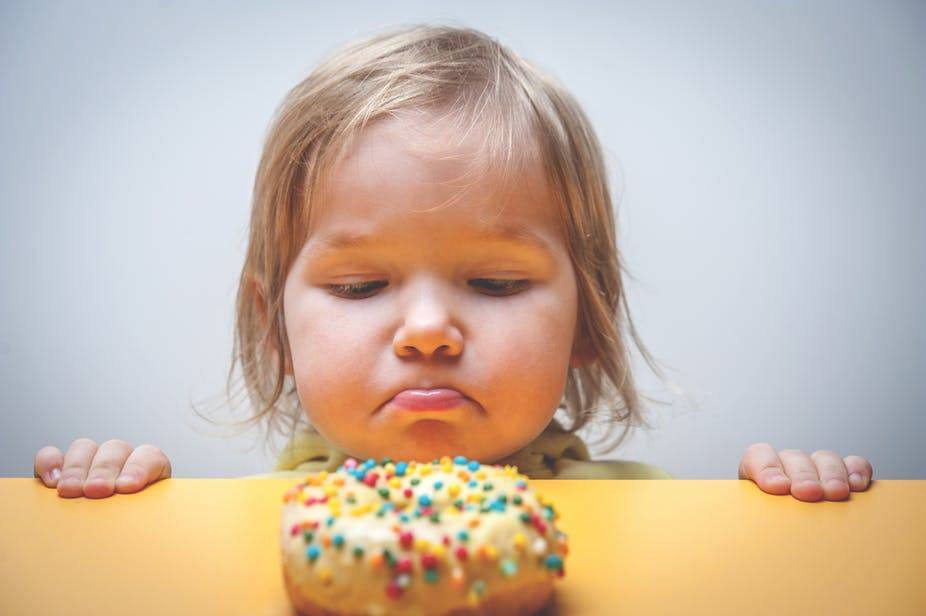 Какие конфеты можно детям. можно ли детям есть сладкое? полезнее ли виноградный сахар