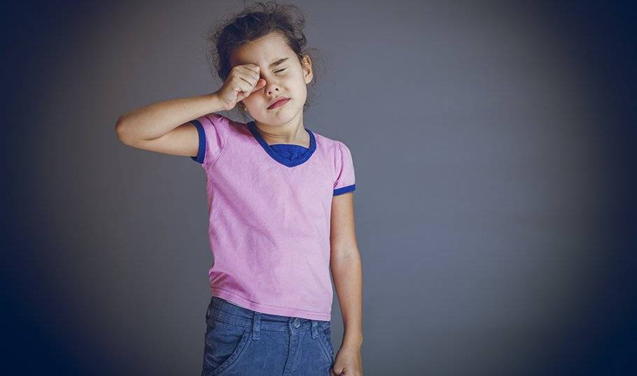 Ребенок часто моргает глазами - причины, комаровский, что делать если стал часто моргать, лечение моргания, почему сильно сжимает