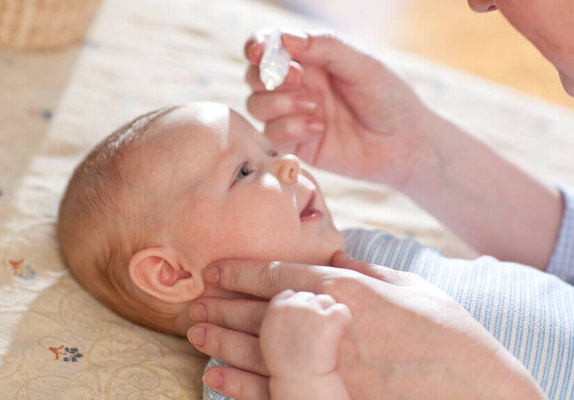 Уход за ушами новорожденного ребенка: как правильно чистить