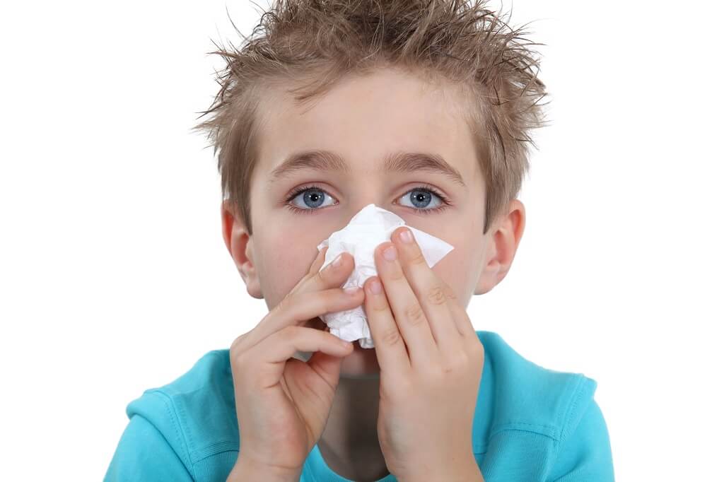 Неприятный запах из носа у ребенка: что делать?