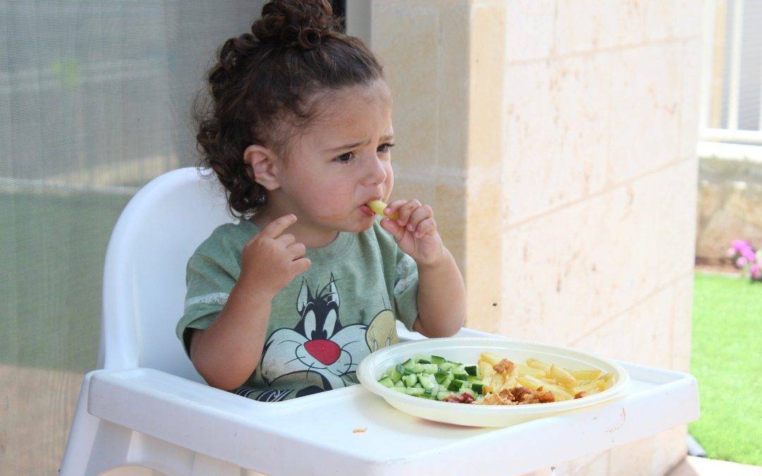Малыш плохо ест, как накормить?