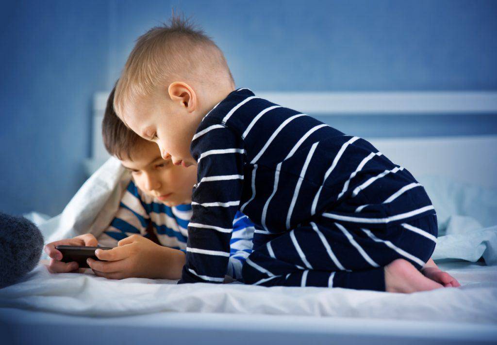 Как отучить ребенка от телефона и планшета: 7 способов