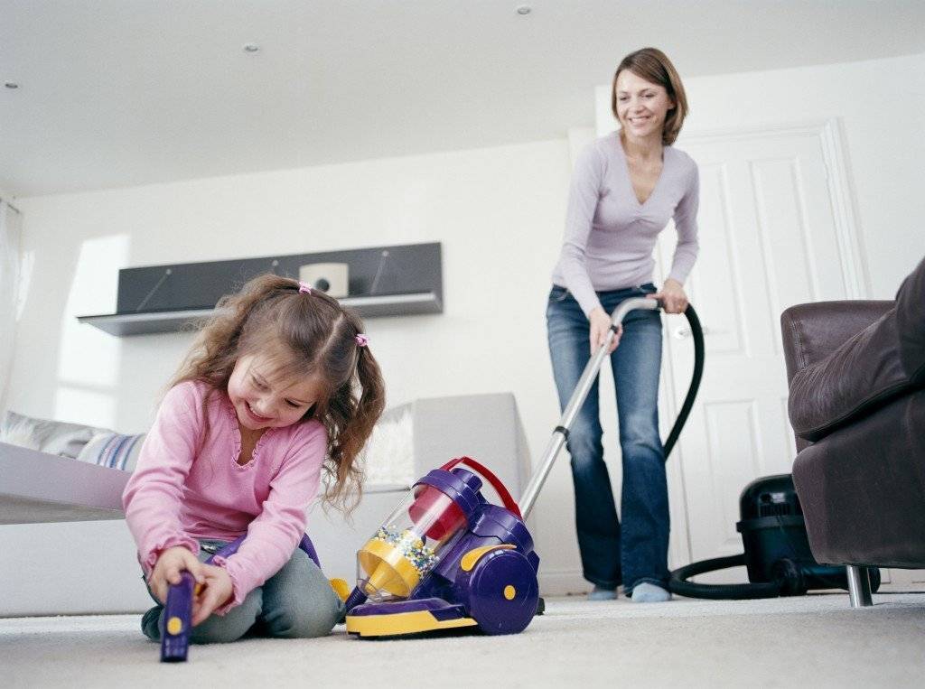 Простые способы приучить ребенка к домашним обязанностям