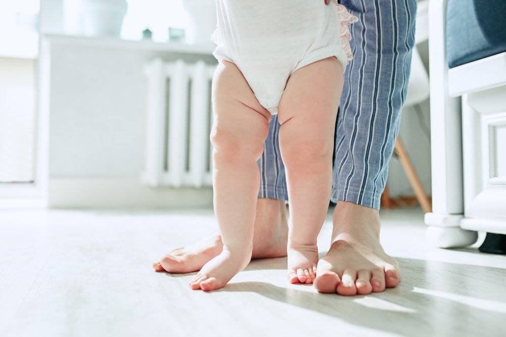 Почему ребенок ходит на носочках, и что с этим делать