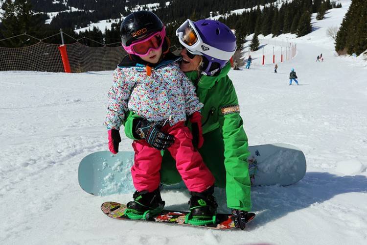 Учим ребенка кататься на сноуборде