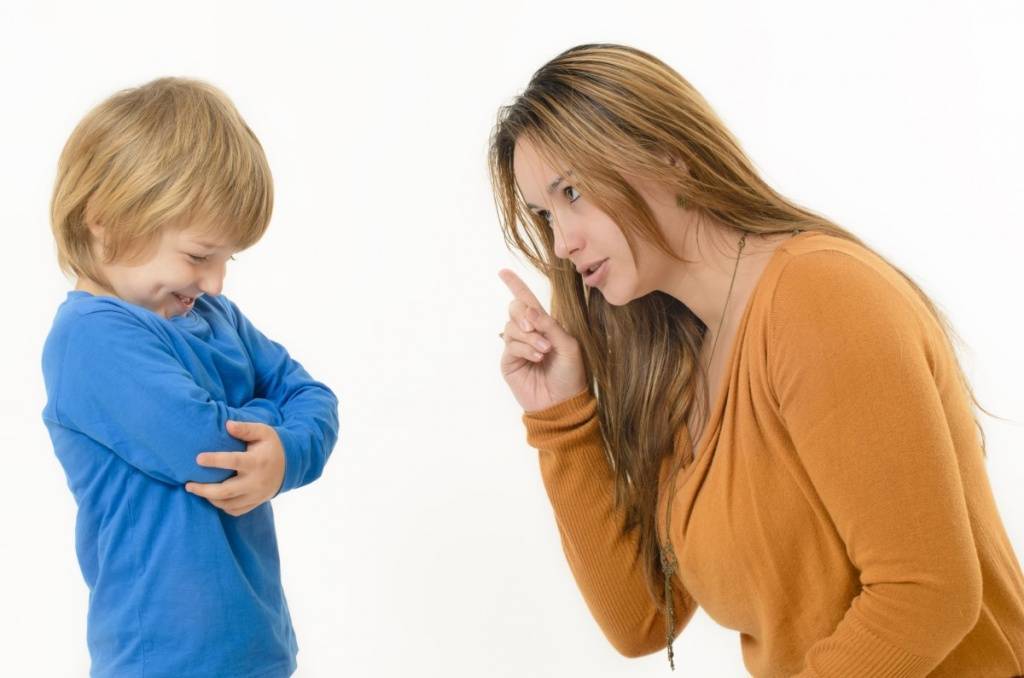 Что делать, когда ребенок грубит и даже хамит?