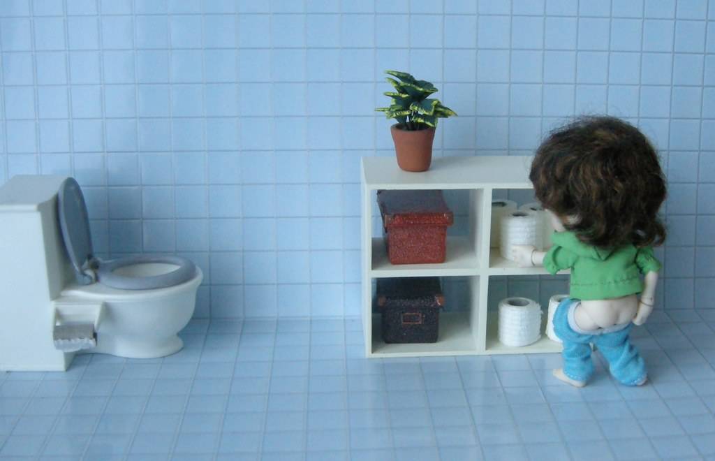 Новорожденный ребенок не может сходить в туалет по большому, что делать?