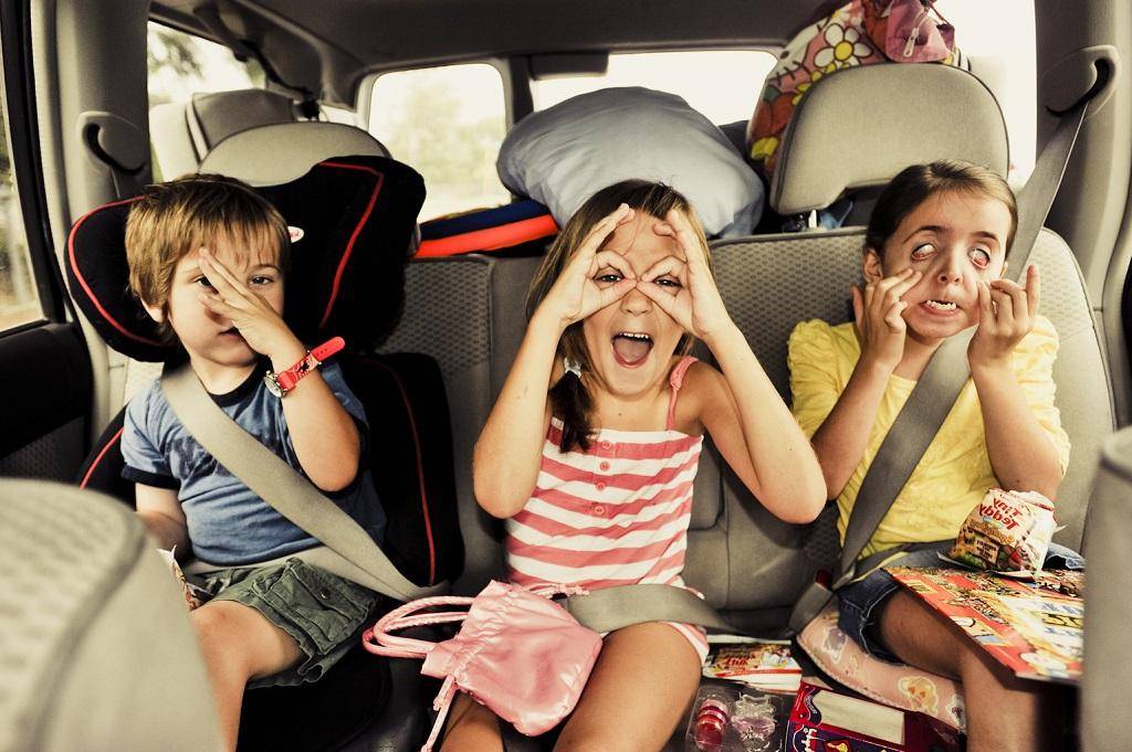 Развлекающие игры с детьми в дальней дороге на машине.
